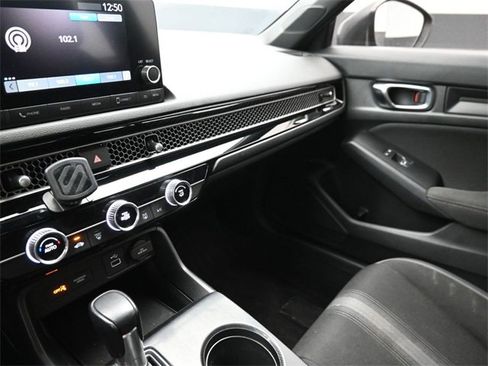 Used 2022 Honda Civic Sport image 28