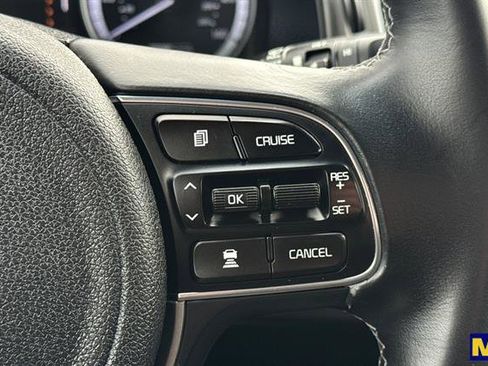 Used 2019 Kia Niro LX image 28