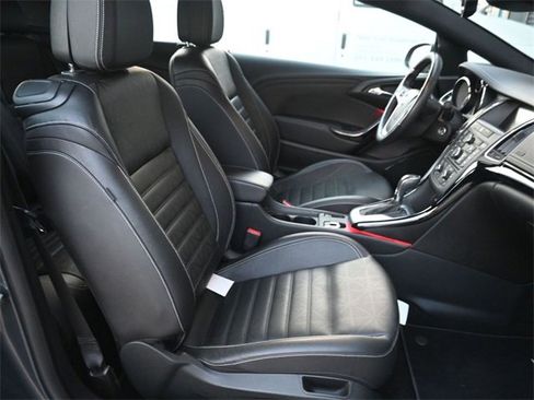 Used 2016 Buick Cascada Premium image 22