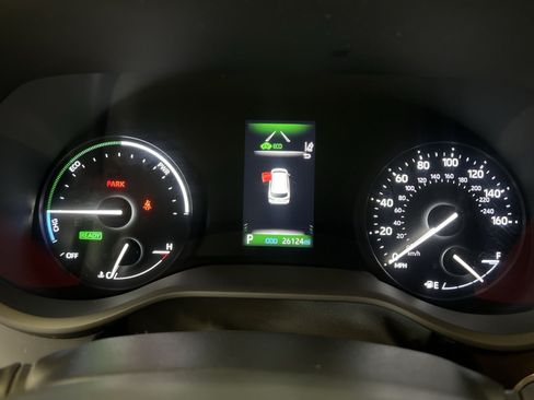 Used 2024 Toyota Sienna XLE w/ XLE Plus Package FWD image 16