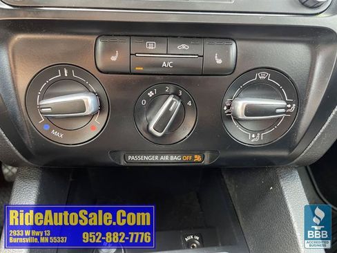 Used 2014 Volkswagen Jetta SE FWD image 32
