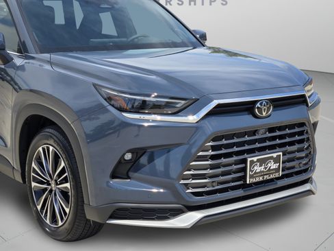 Used 2026 Toyota Grand Highlander AWD Hybrid image 34