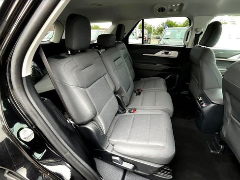Certified 2025 Ford Explorer Active image 25