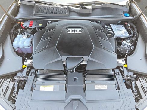 Certified 2025 Audi Q8 Premium AWD/4WD image 34