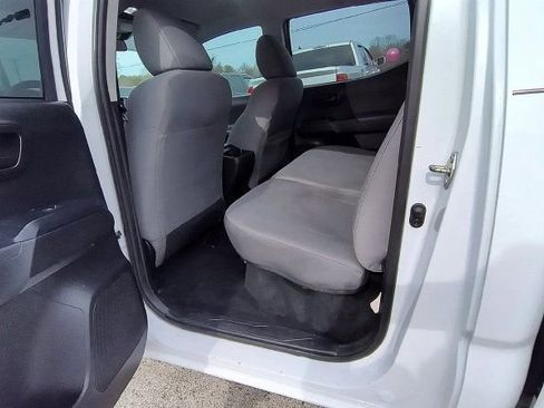 Used 2018 Toyota Tacoma SR w/ SR Convenience Package image 10