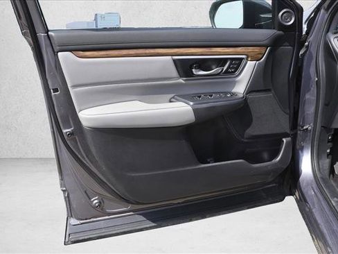 Used 2018 Honda CR-V Touring image 12