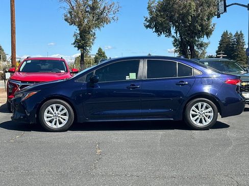 Used 2023 Toyota Corolla LE w/ LE Convenience Package FWD image 8