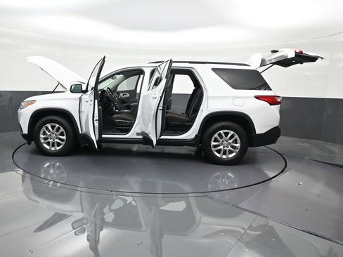 Used 2021 Chevrolet Traverse LT FWD image 34
