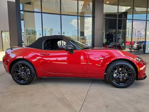 New 2026 MAZDA MX-5 Miata Club w/ Weather Package RWD image 7