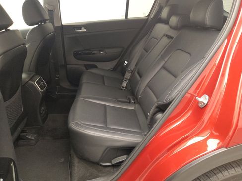 Used 2022 Kia Sportage EX w/ EX Technology Package image 18