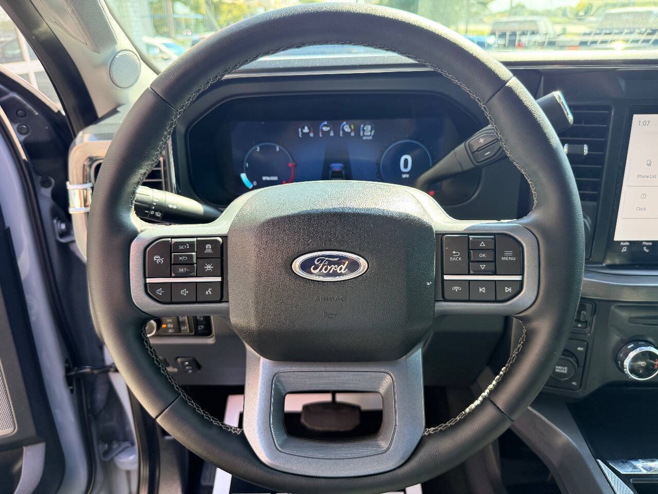 Used 2025 Ford F350 Lariat w/ Lariat Ultimate Package AWD/4WD image 26