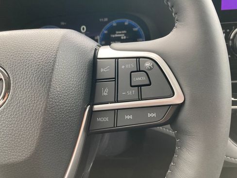 New 2026 Toyota Highlander Limited AWD/4WD image 18