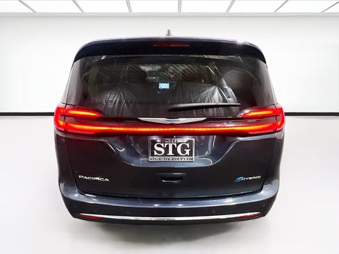 Used 2021 Chrysler Pacifica Limited w/ Premium & Safety Sphere Group FWD image 5