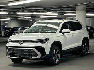 New 2026 Volkswagen Taos SE AWD/4WD video 3