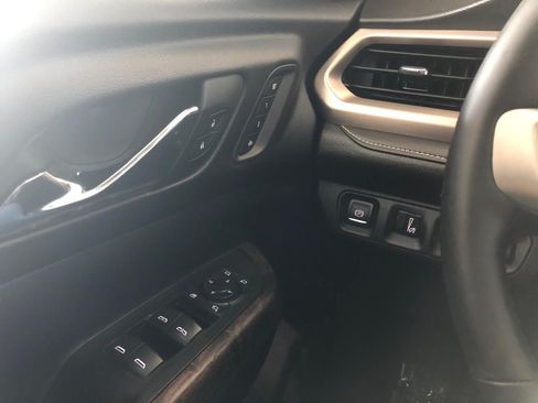 Used 2023 GMC Acadia Denali w/ Denali Technology Package AWD/4WD image 14