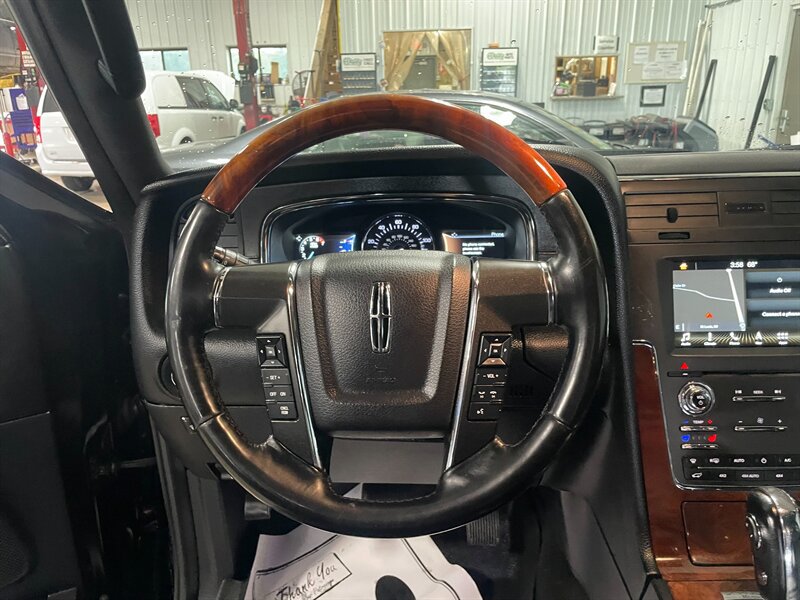 Used 2017 Lincoln Navigator L Select AWD/4WD image 9
