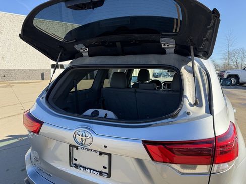 Used 2019 Toyota Highlander Limited image 30