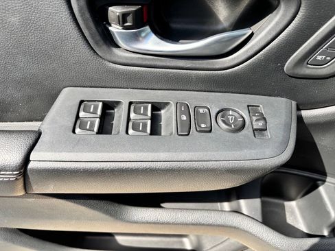 Used 2025 Honda Pilot EX-L image 18