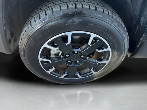 Certified 2023 Jeep Renegade Latitude AWD/4WD image 15