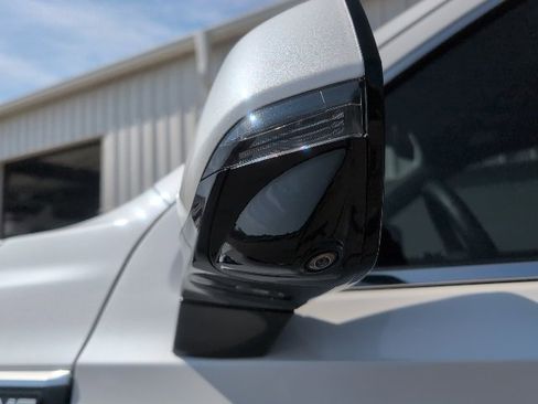 Used 2024 GMC Yukon Denali image 19