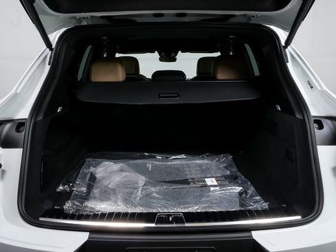 New 2026 Porsche Cayenne AWD image 31