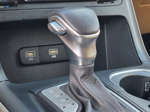 Used 2024 Kia Carnival LX FWD image 12