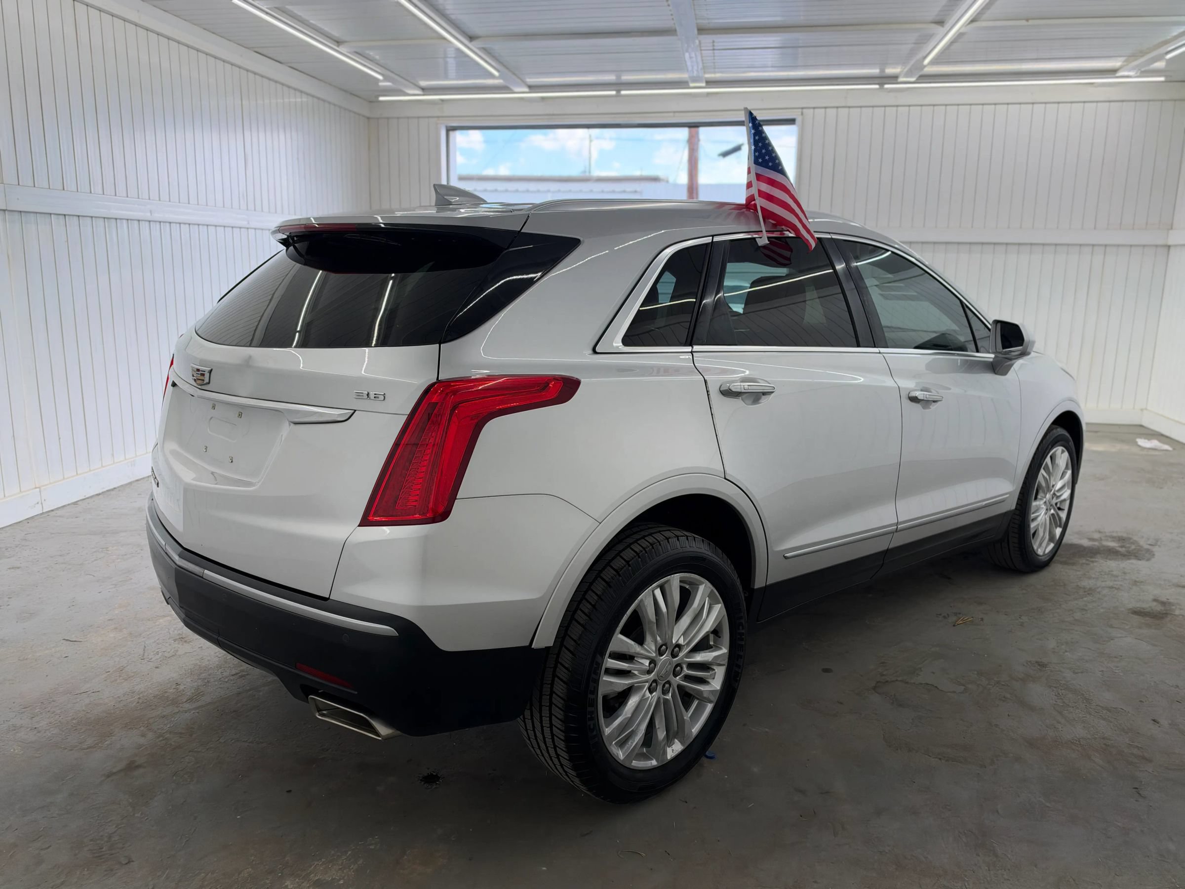 Used 2018 Cadillac XT5 Premium Luxury FWD image 5