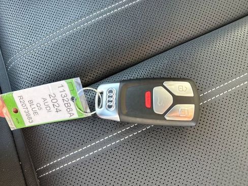 Used 2024 Audi Q5 2.0T Prestige image 29