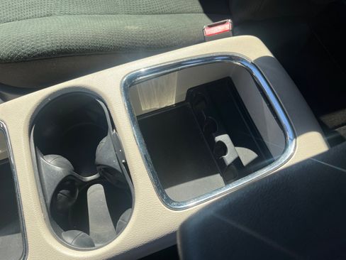 Used 2012 Dodge Grand Caravan SXT FWD image 15