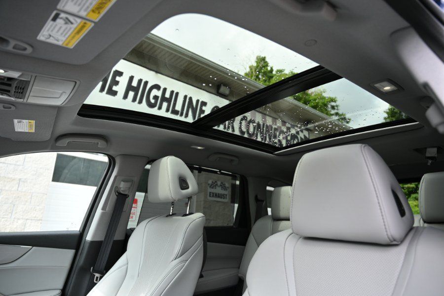 Used 2023 Acura MDX w/ Technology Package AWD/4WD image 7