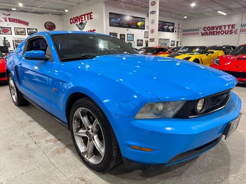 Used 2010 Ford Mustang GT RWD image 7