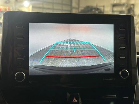 Used 2021 Toyota Corolla LE w/ Carpet Mat Package (TMS) image 21