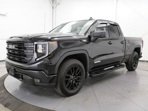 Used 2023 GMC Sierra 1500 Elevation AWD/4WD image 3