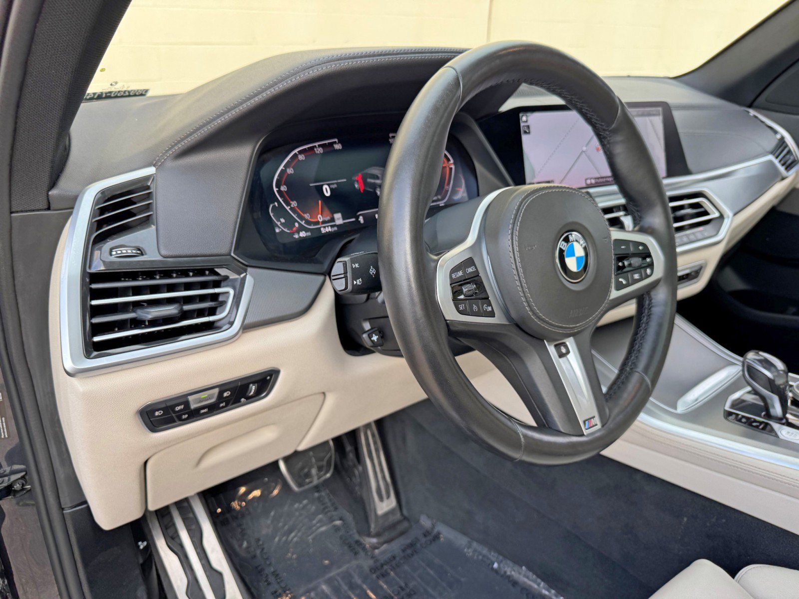 Used 2021 BMW X5 sDrive40i w/ M Sport Package RWD image 14