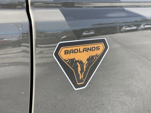 New 2025 Ford Bronco Badlands image 9
