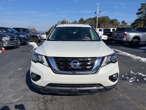 Used 2019 Nissan Pathfinder SL image 2