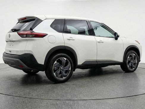 Used 2025 Nissan Rogue SV FWD image 9