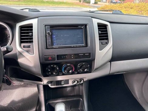 Used 2012 Toyota Tacoma PreRunner w/ SR5 Pkg RWD image 15