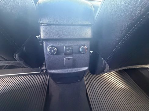 Used 2019 Ford Explorer XLT w/ Equipment Group 202A AWD/4WD image 18
