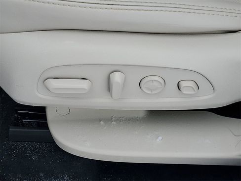 Used 2022 Buick Enclave Avenir w/ Trailering Package, 5000 lbs. image 24