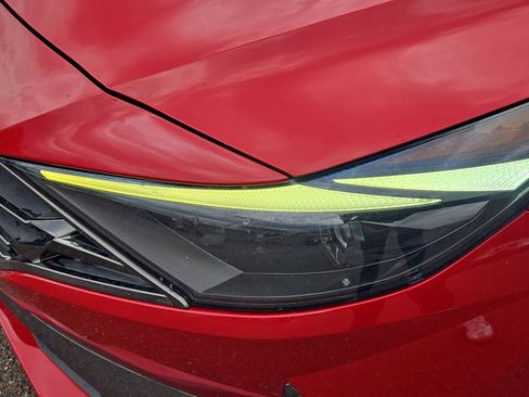 Used 2022 Hyundai Elantra Limited FWD image 23