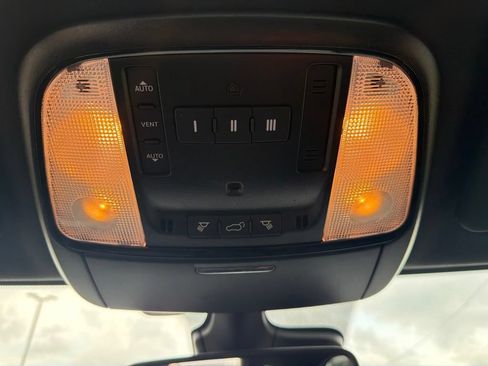 Used 2024 Dodge Durango GT AWD/4WD image 17