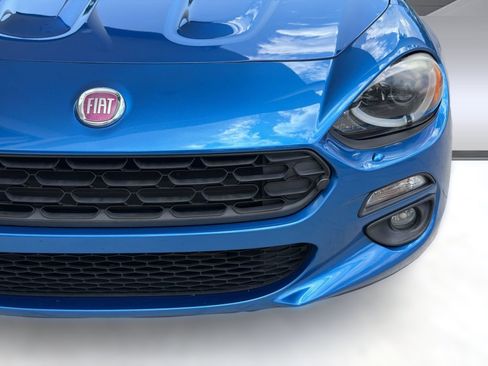 Used 2017 FIAT 124 Spider Lusso RWD image 12