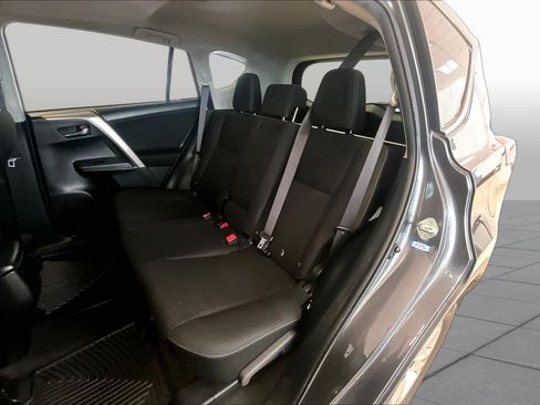 Used 2015 Toyota RAV4 XLE FWD image 18
