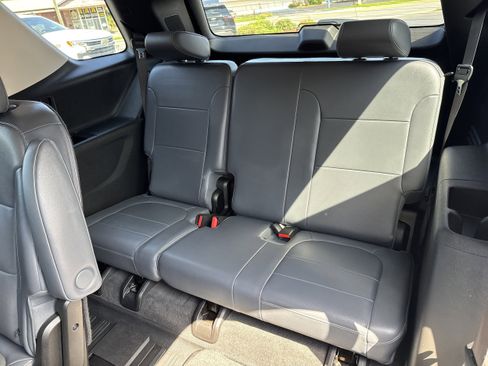 Used 2018 Chevrolet Traverse Premier w/ Driver Confidence II Package FWD image 19