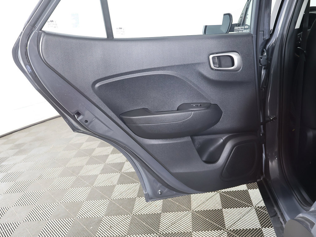Used 2024 Hyundai Venue SEL FWD image 24