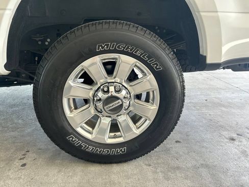 Used 2022 Ford F350 Platinum w/ FX4 Off-Road Package AWD/4WD image 19