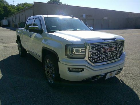 Used 2016 GMC Sierra 1500 Denali w/ Denali Ultimate Package AWD/4WD image 7