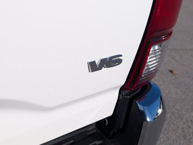 Used 2020 Toyota Tacoma SR5 RWD image 18