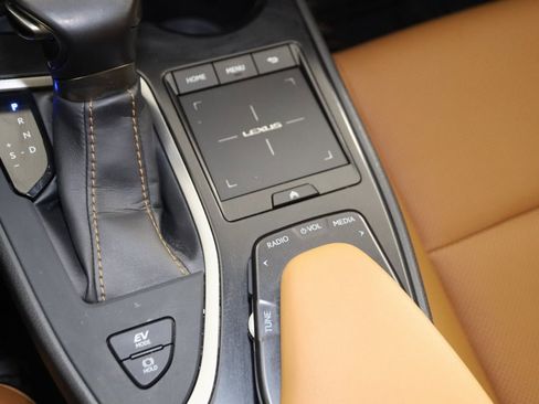 Used 2019 Lexus UX 250h AWD w/ Premium Package image 26